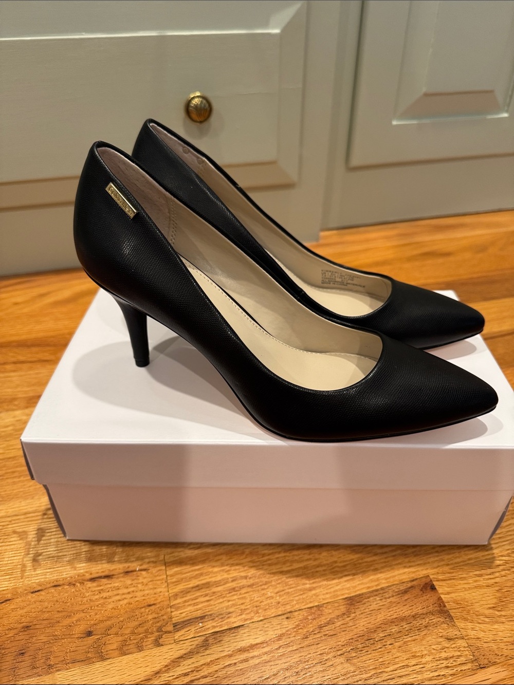 Calvin Klein Women's Black Pointed-Toe Mid Heel Pumps